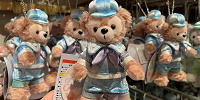 ぬいぐるみバッジ(ダッフィー20周年カラフルハピネスグッズ)| キャステル | CASTEL ディズニー情報