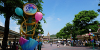 香港ディズニー20周年：エントランスの装飾| キャステル | CASTEL ディズニー情報