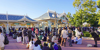 開園待ちの列| キャステル | CASTEL ディズニー情報