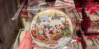 缶バッジ(クリスマスグッズ2025)| キャステル | CASTEL ディズニー情報