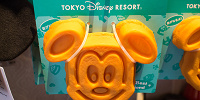 ミッキーワッフル型ペットのおもちゃ| キャステル | CASTEL ディズニー情報
