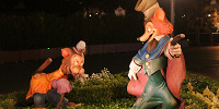 キツネのファウルフェローとネコのギデオンの木彫り| キャステル | CASTEL ディズニー情報