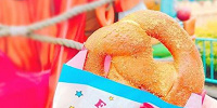 スウィートクリームチーズ・プレッツェル| キャステル | CASTEL ディズニー情報
