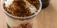 D's Delightsバニラスムージー＆コーヒーゼリー（チョコレートクランチ入り）| キャステル | CASTEL ディズニー情報