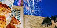 宮殿と花火| キャステル | CASTEL ディズニー情報