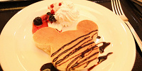 ミッキー型のパンケーキ| キャステル | CASTEL ディズニー情報