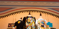 【2018】ディズニーのパークデザイングッズ21選！Tシャツ＆ キャップ・文房具！キッズ・ベビー向けも！