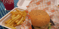 メルズ・クラシックチーズバーガーセット| キャステル | CASTEL ディズニー情報