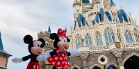 ミッキーとミニーがお散歩中？| キャステル | CASTEL ディズニー情報