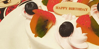 パークでバースデーケーキを食べることができるのはとっても嬉しいですね♡| キャステル | CASTEL ディズニー情報