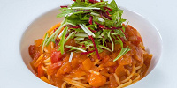 スパゲッティーニ、野菜のトマトソース| キャステル | CASTEL ディズニー情報