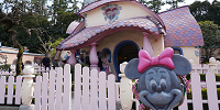 ピンクが特徴のおうちは、もちろんミニーの家♡| キャステル | CASTEL ディズニー情報