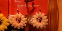 ミッキーモチーフのお花のイヤリング(ホワイト)| キャステル | CASTEL ディズニー情報