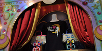 セーラームーングッズのディスプレイ／USJ| キャステル | CASTEL ディズニー情報