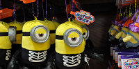 ミニオン「MINIONS MAYHEM TRICK」スチュアートのガイコツキーチェーン| キャステル | CASTEL ディズニー情報