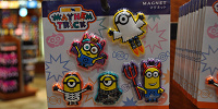 ミニオン「MINIONS MAYHEM TRICK」マグネット| キャステル | CASTEL ディズニー情報