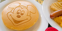 ミッキーのパンケーキがキュート♡| キャステル | CASTEL ディズニー情報