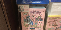 パークデザインの鏡（スタンド）| キャステル | CASTEL ディズニー情報