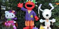 ハロウィーンのユニバーサルワンダーランド入口（2019年）| キャステル | CASTEL ディズニー情報