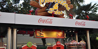 プレイングウィズおさるのジョージ前のフードカート（USJ）| キャステル | CASTEL ディズニー情報