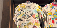 総柄Tシャツ（キッズ）／WHAT A FUN PEANUTS TOUR| キャステル | CASTEL ディズニー情報