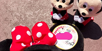 耳にお誕生日シールを貼ろう！| キャステル | CASTEL ディズニー情報