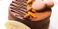 お祝いのチョコレートケーキ| キャステル | CASTEL ディズニー情報