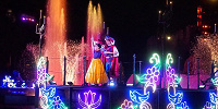 ショー中盤に登場するプリンセスの水上フロート（白雪姫）| キャステル | CASTEL ディズニー情報