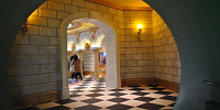 ピーチ城のエントランス| キャステル | CASTEL ディズニー情報