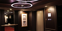 12階・クラブルームのエレベーターフロアは高級感ある装飾| キャステル | CASTEL ディズニー情報