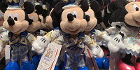 ミッキーぬいぐるみバッジ| キャステル | CASTEL ディズニー情報