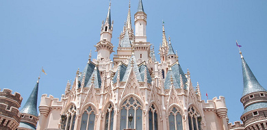 ディズニーランド シンデレラ城の高さは何メートル シーの火山よりも高い