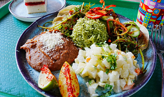 アナハイムディズニーのレストラン予約徹底解説！時差を攻略しキャラダイを確実に取る方法◎キャラクターダイニングやショーとのパッケージも！