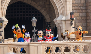 【子ども向け】簡単ディズニークイズ全17問！待ち時間の暇つぶしにクイズに挑戦しよう