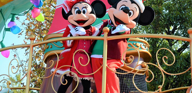 最新 ディズニー クリスマス ストーリーズ17 ディズニーランドのパレードの時間 停止位置 キャラクター