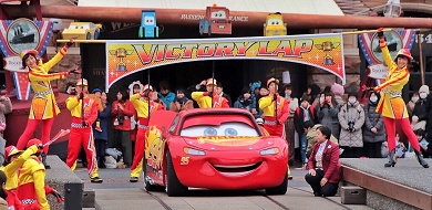 ディズニーシーにカーズ登場 ライトニング マックィーン ヴィクトリーラップまとめ