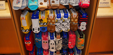 お土産 ユニバで買える靴下10選 キャラクター靴下の種類 サイズと値段