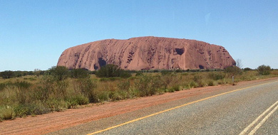 【世界遺産】エアーズロック観光を完全ガイド！ウルルへのアクセス、周辺ホテル、登山禁止の理由まで解説！