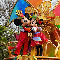 ディズニーランドのデイパレード「ハーモニーインカラー」完全ガイド！登場キャラクターや鑑賞方法まとめ 