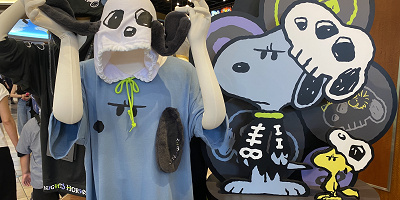 【2023】USJハロウィンスヌーピーグッズ全種類まとめ！スカル衣装のぬいぐるみやキーホルダーなど