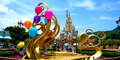 【2025年】香港ディズニーランド20周年最新攻略情報！新パレードとドローンショー！グッズやフード情報も！