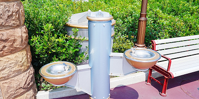 ディズニーランド&シーの水飲み場マップ！無料で水をゲットできるスポットの場所や利用方法を紹介