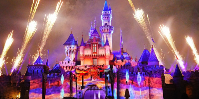 アナハイムディズニーのショー・パレード全25選！2つのパークのショーの予約方法やワールド・オブ・カラー等の鑑賞攻略を徹底解説