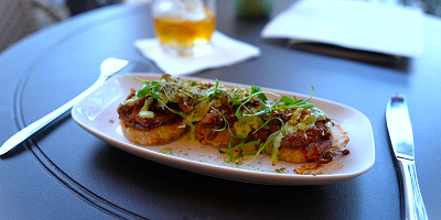 【2026】アナハイムディズニーレストラン総合ガイド！予約方法とプロ厳選のおすすめ必食メニュー