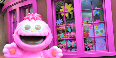 【USJ】モッピー完全ガイド！グッズ、コーデ、グリーティング、アトラクション、プロフィールも