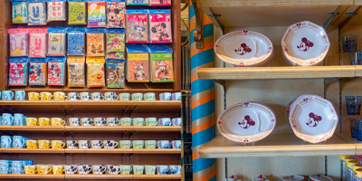 【2019】ディズニーおすすめグッズ＆お菓子26選！Tシャツ＆カチューシャやぬいぐるみまとめ！