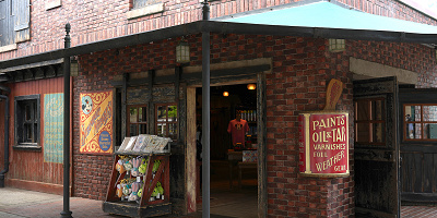 スチームボート・ミッキーズ徹底解説！ディズニーシーのアパレルやオズワルドグッズはここ！