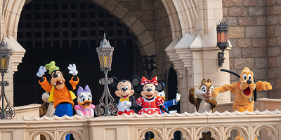 【2021】ディズニーランドのグリーティング！会える場所まとめ！フリーグリーティングも攻略！