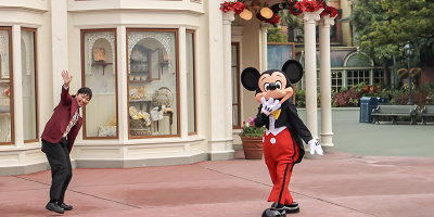 ディズニー開園前に1番乗りする方法は？開園待ちで並ぶメリット・デメリット・心得