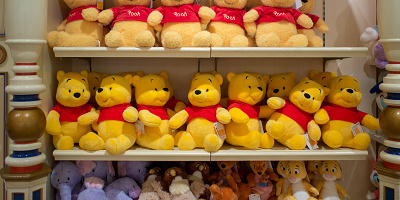 ふわふわでかわいい！ディズニーで買えるくまのプーさんのぬいぐるみ12選！
